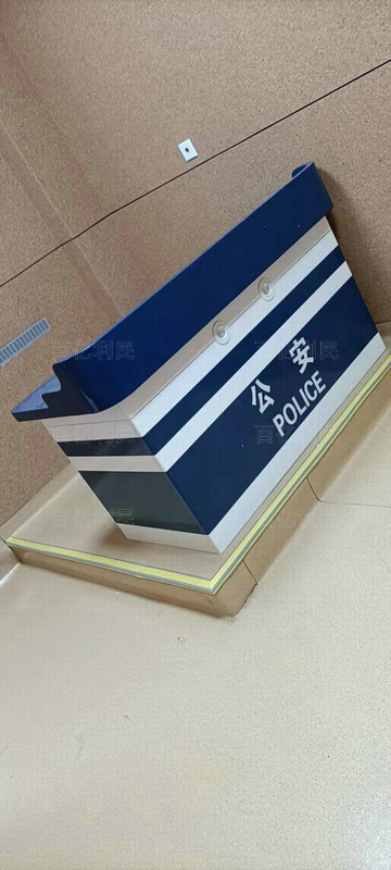 木質(zhì)審訊桌
