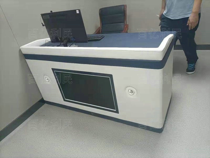 木質(zhì)審訊桌