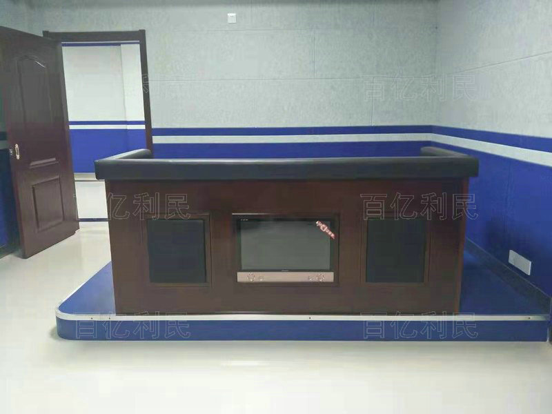 木質(zhì)審訊桌